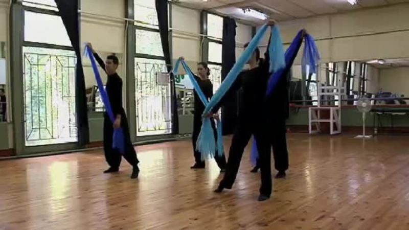 Klik for at se videoen "Dansetruppen"