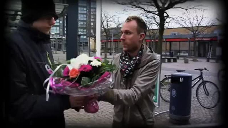 Klik for at se videoen "Klavs’ blomster (5:18)"