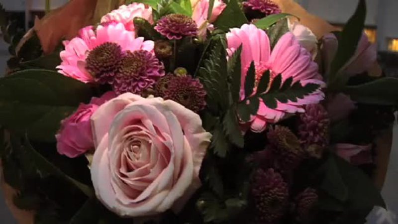 Klik for at se videoen "Klavs blomster (9:18)"