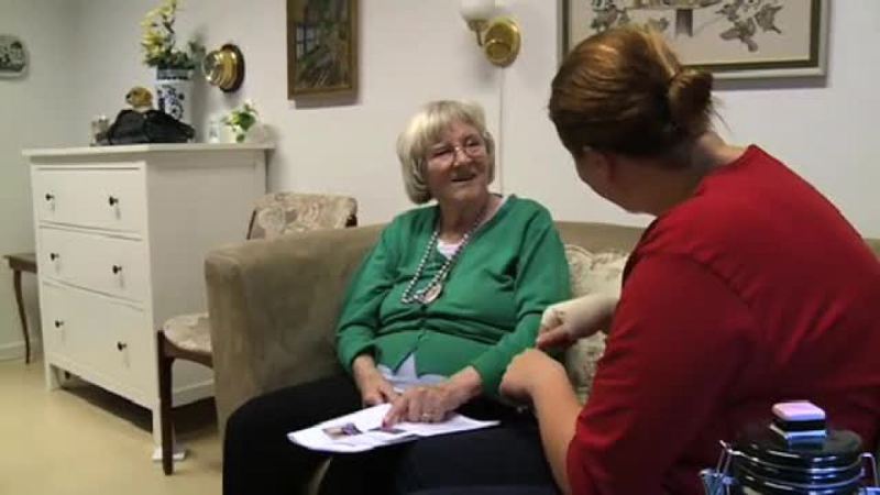Klik for at se videoen "Erna Hauberg Nielsen liv med Alzheimers"