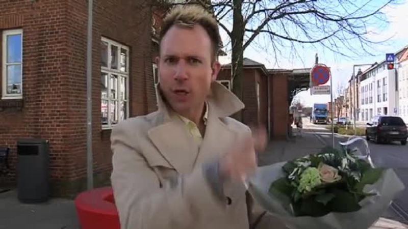 Klik for at se videoen "Klavs’ blomster (18:18)"