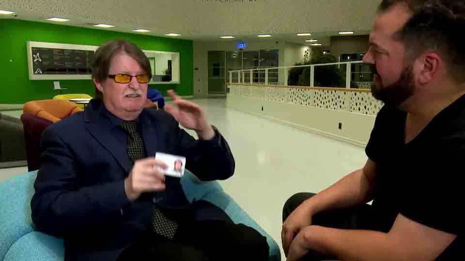 Klik for at se videoen "Nyt legitimationskort skal hjælpe døvblinde"