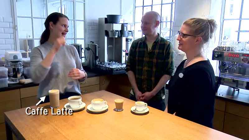 Klik for at se videoen "Fra bønne til bryg – sådan laves en god kaffe"