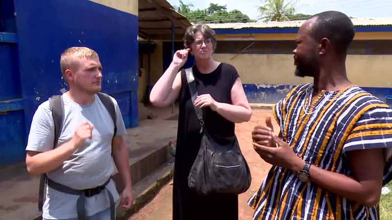 Klik for at se videoen "Steffen og Gugga i Ghana (1:7)"