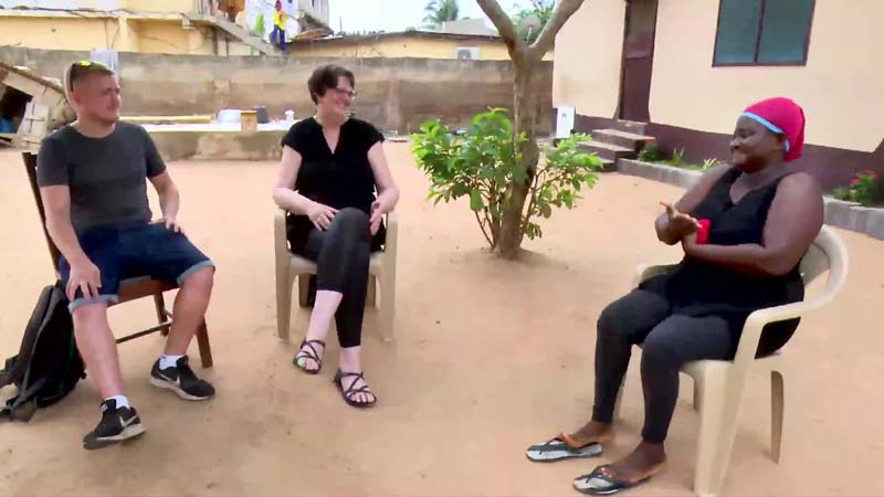 Klik for at se videoen "Steffen og Gugga i Ghana (4:7)"