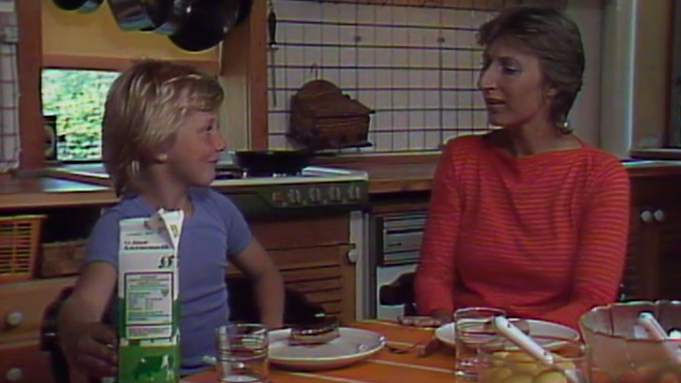 Klik for at se videoen "Tegnsprogsundervisning 1 (1984)"