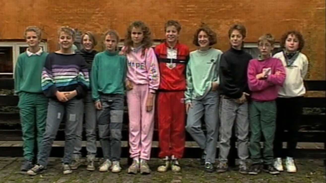 Klik for at se videoen "Video-avisen 15. januar 1990"