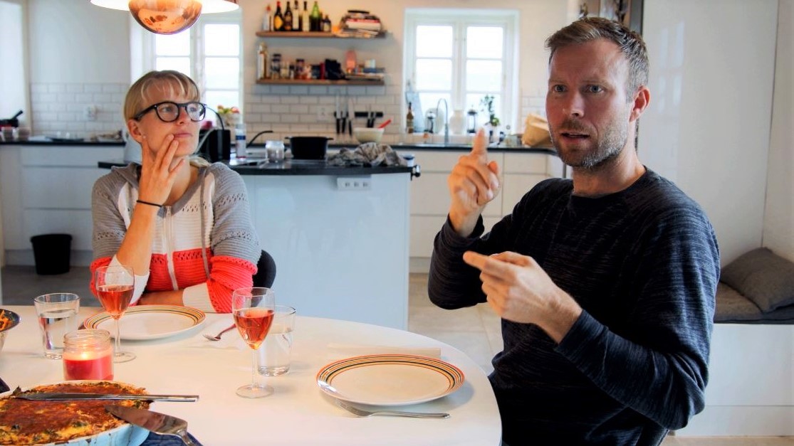 Klik for at se videoen "Petra & Henrik – ”vi gør det selv” (S1:E7)"